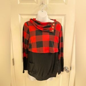 Red & Black buffalo plaid maternity/nursing top | sz M